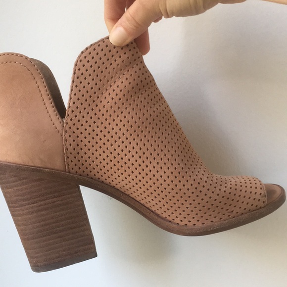 Steve Madden genuine leather open toed bootie - Picture 3 of 7